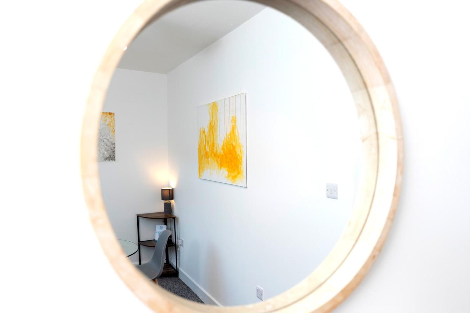 Quiet And Comfy House With 2 Bedrooms And 2 Bathrooms Super Fast Wifi And Crisp Hotel Standard White Linen Hosted By Our Home Short Stays 达灵顿 外观 照片
